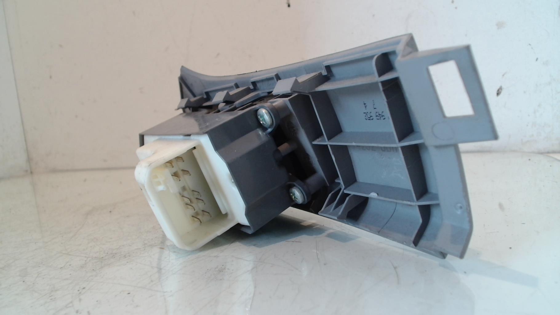 Interruttore lavacristalli anteriore sinistro TOYOTA YARIS 2 PHASE 1 Gasolina - 1