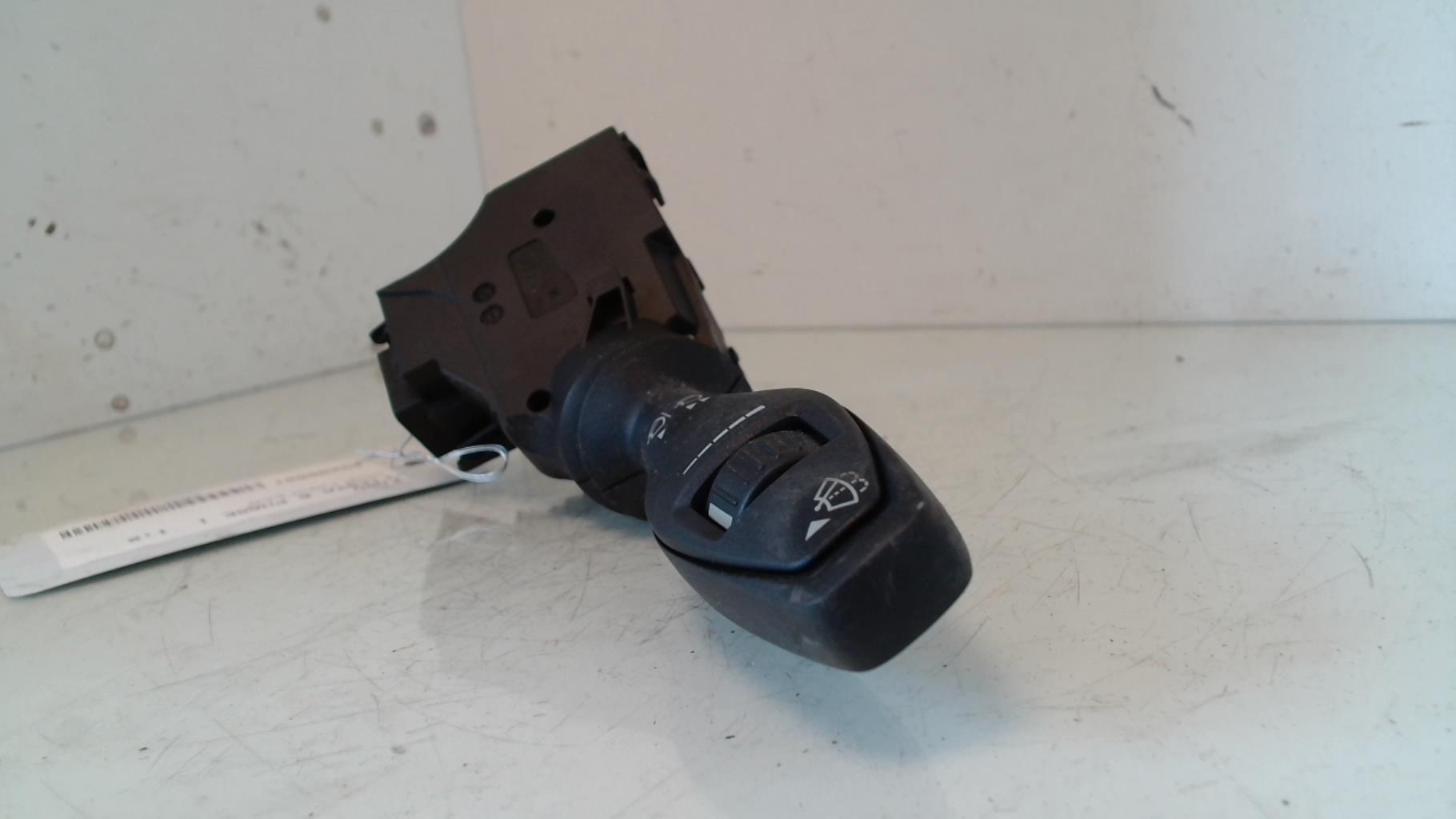 Devio tergicristalli FORD FIESTA 6 PHASE 1 Gasolina - 1