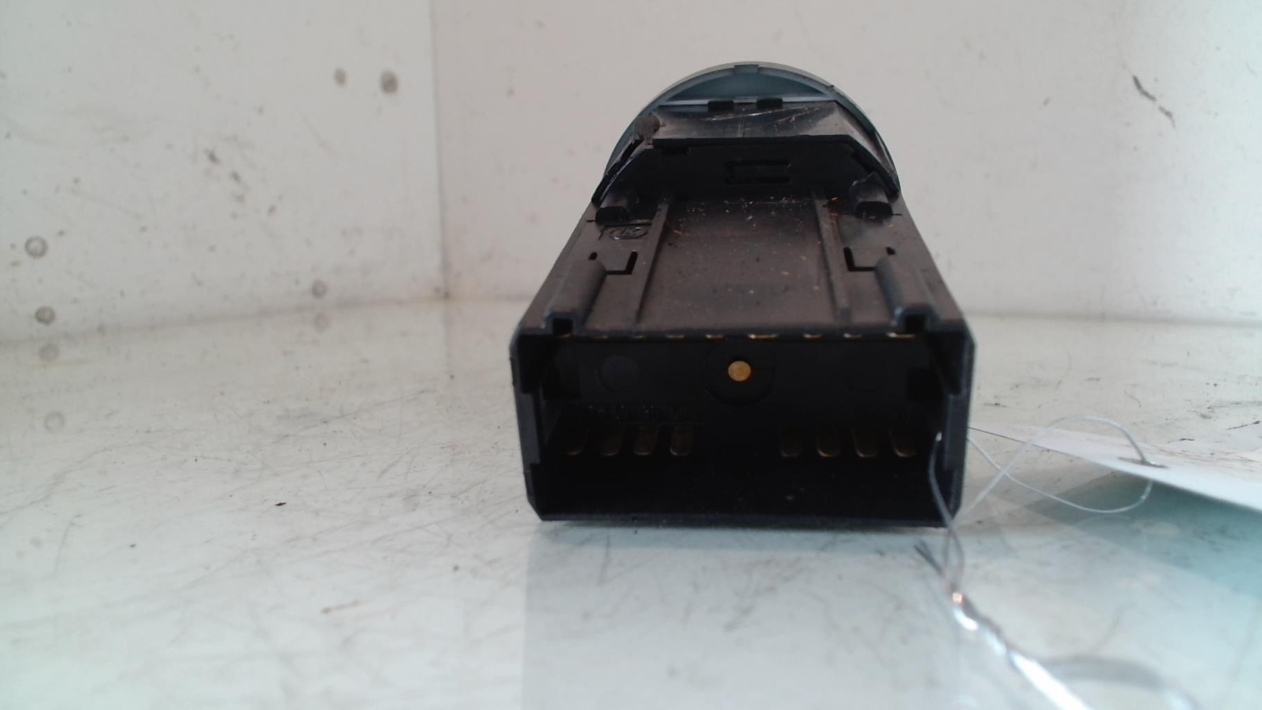 Commande de phare VOLKSWAGEN PASSAT 4 PHASE 1 BREAK Diesel - 1