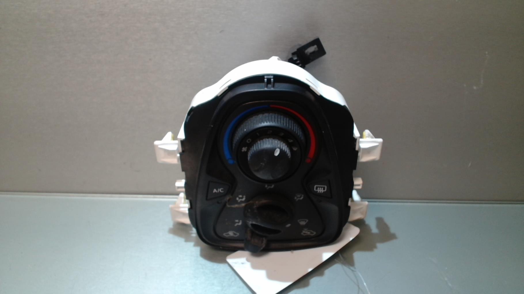 Commande chauffage CITROEN C1 2 Essence - 1