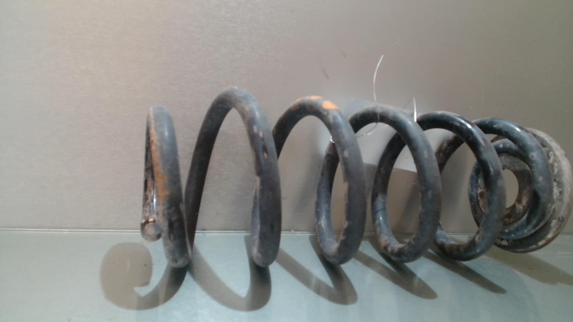 Molla sospensione posteriore destra VOLKSWAGEN GOLF 5 Gasolina - 1