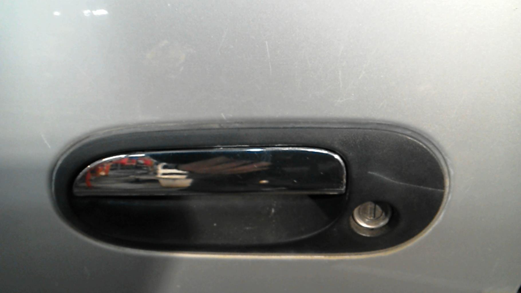 Maniglia portiera anteriore sinistra NISSAN ALMERA TINO PHASE 1 Diésel - 1