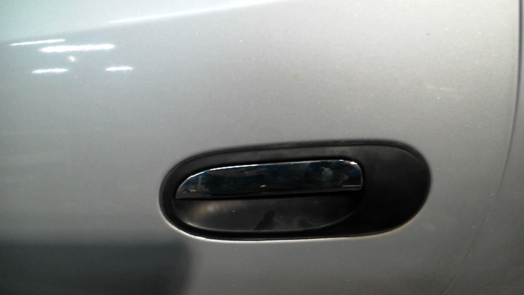 Maniglia portiera posteriore sinistra NISSAN ALMERA TINO PHASE 1 Diésel - 1