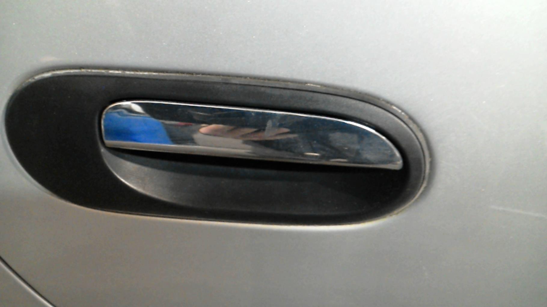 Maniglia portiera posteriore destra NISSAN ALMERA TINO PHASE 1 Diésel - 1