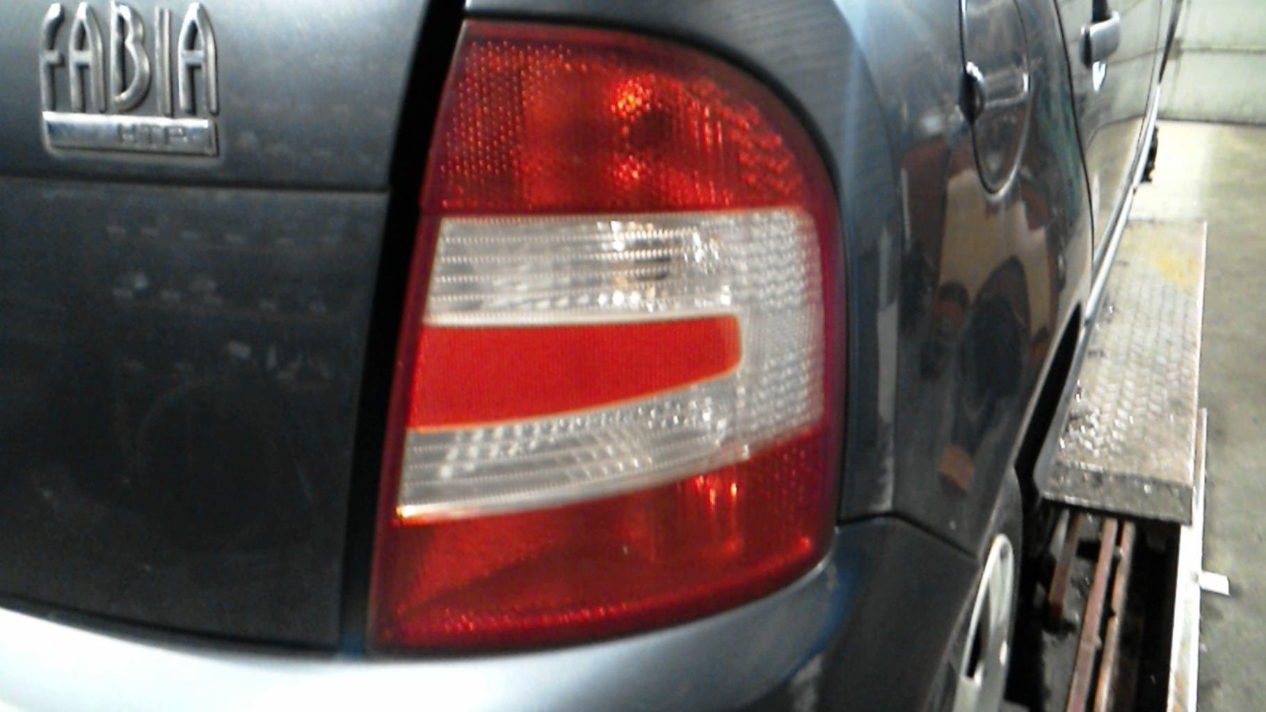 Fanale posteriore principale destro (luci) SKODA FABIA 1 PHASE 2 Gasolina - 1