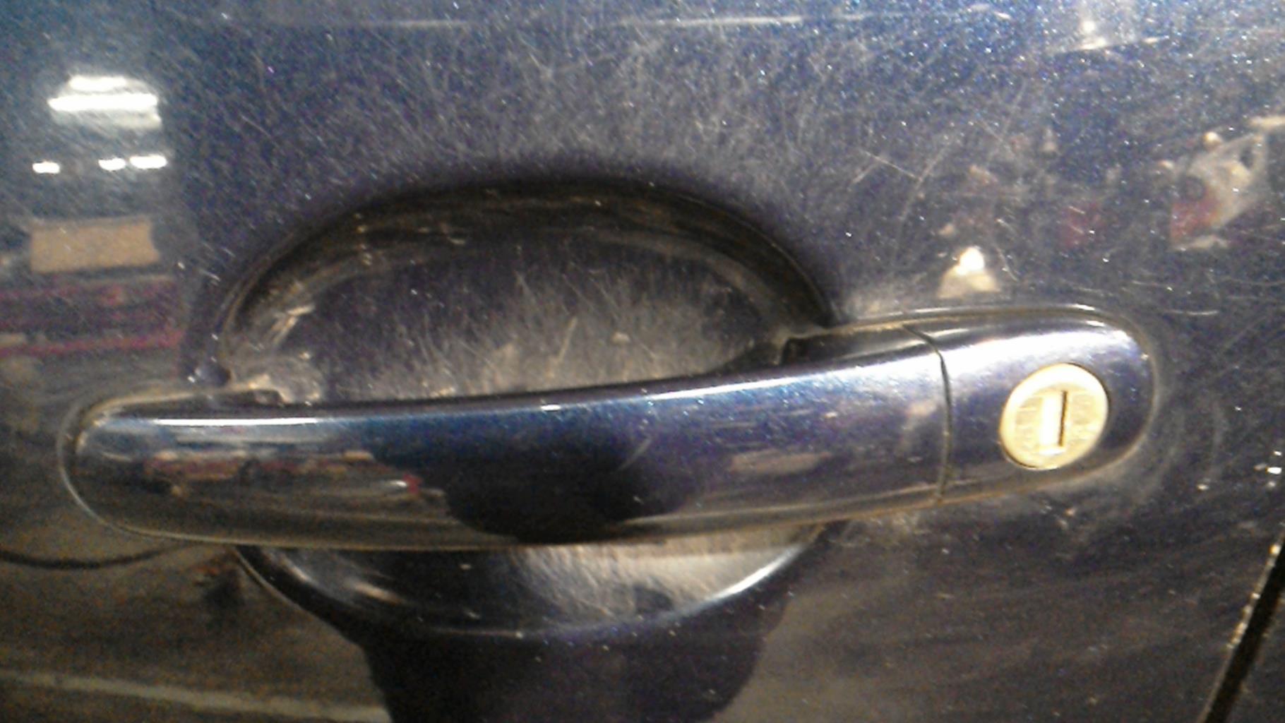 Maniglia portiera anteriore sinistra VOLKSWAGEN GOLF 5 Diésel - 1