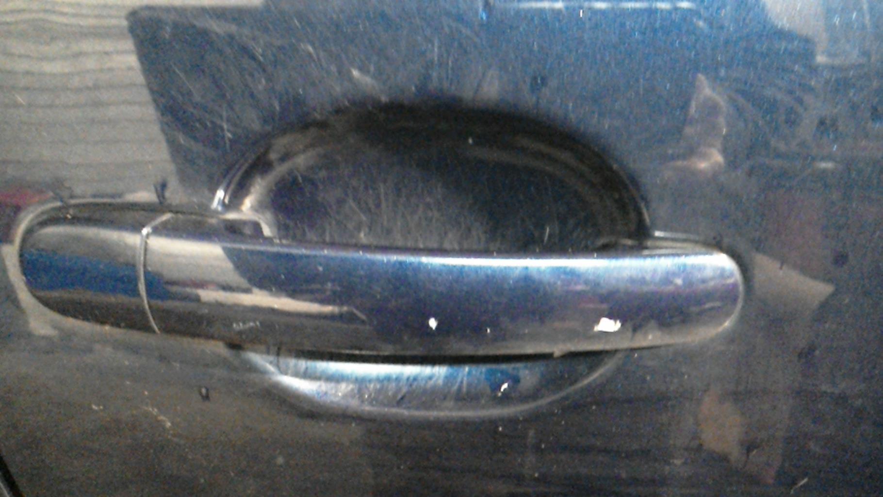 Maniglia portiera anteriore destra VOLKSWAGEN GOLF 5 Diésel - 1