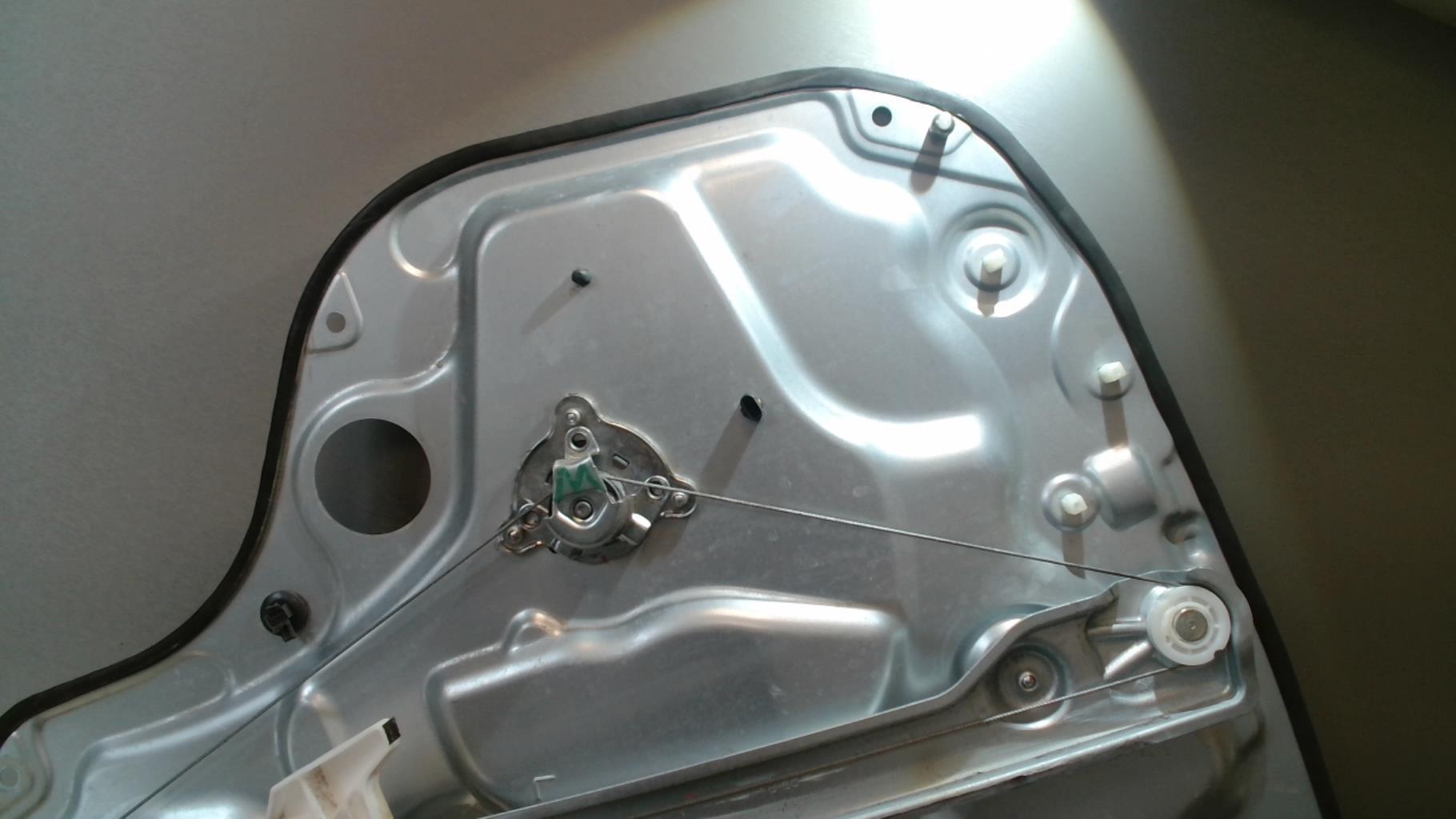 Alzacristalli manuale posteriore sinistro HYUNDAI I 30 1 PHASE 1 BREAK Diésel - 1