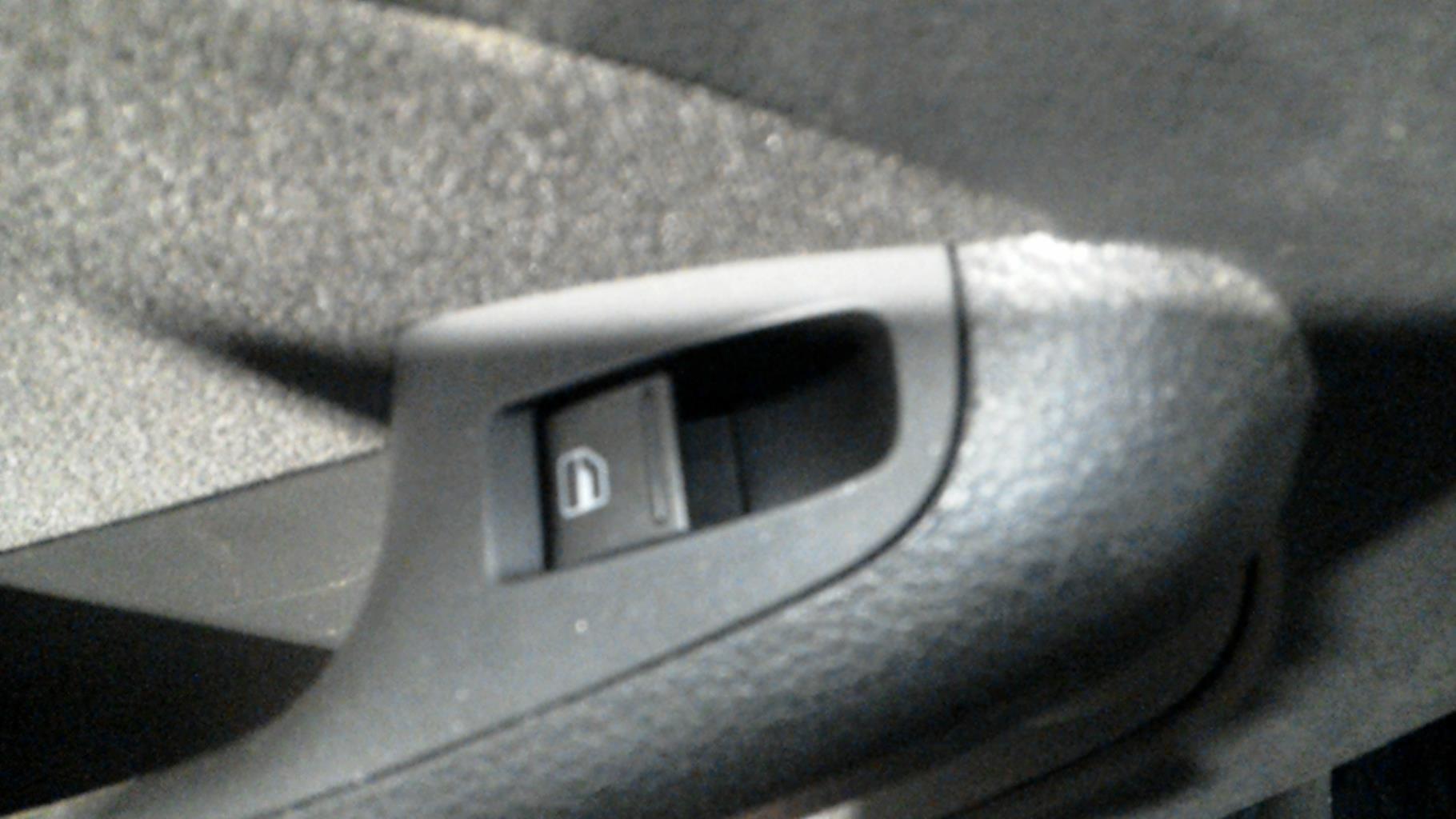 Interruttore lavacristalli posteriore sinistro VOLKSWAGEN JETTA 4 Diésel - 1