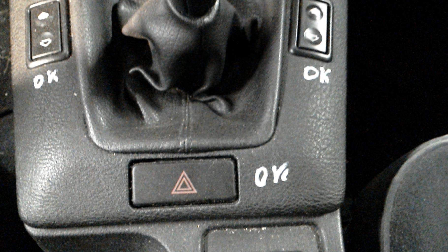 Interruttore luci emergenza BMW SERIE 3 E36 Diésel - 1