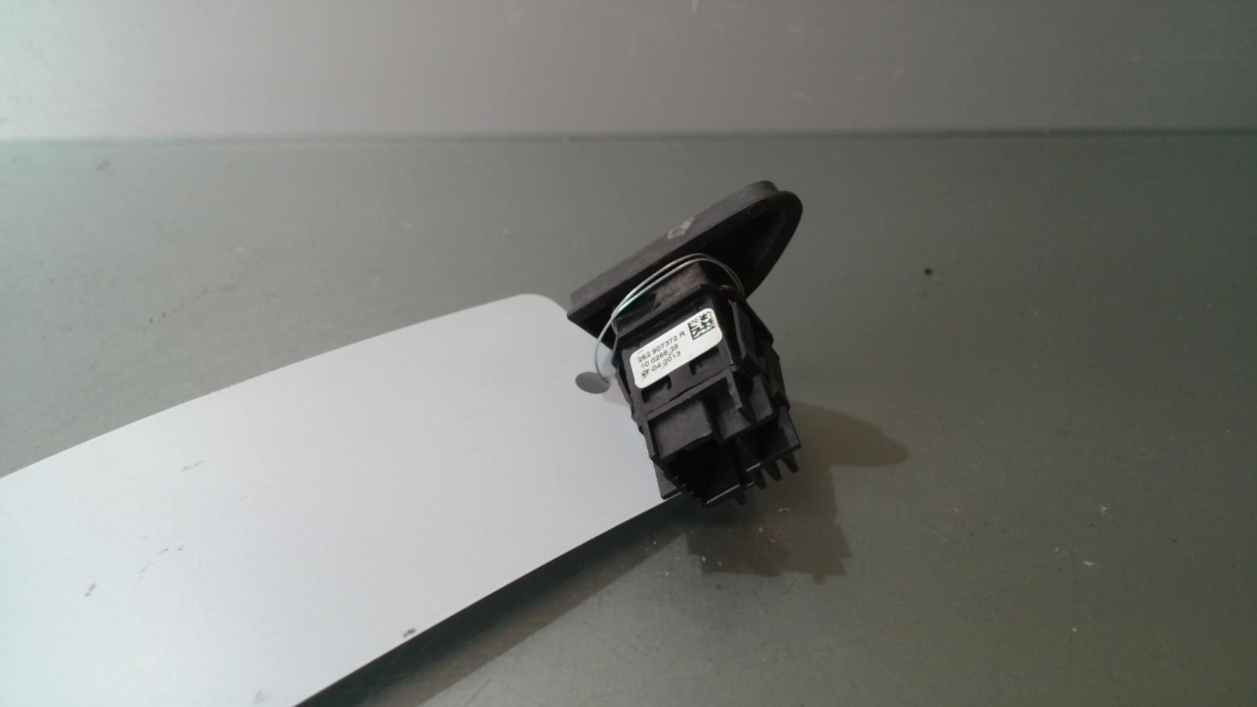 Bouton de warning RENAULT CAPTUR 1 PHASE 1 Essence - 1