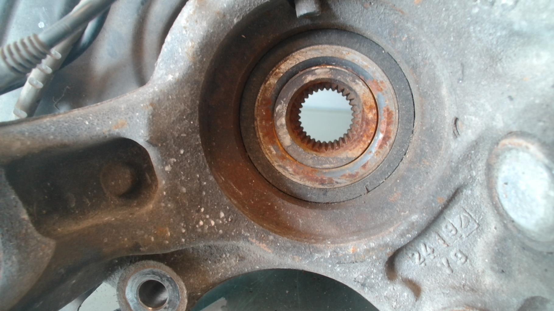Moyeu avant gauche BMW SERIE 3 E90 PHASE 2 Diesel - 1