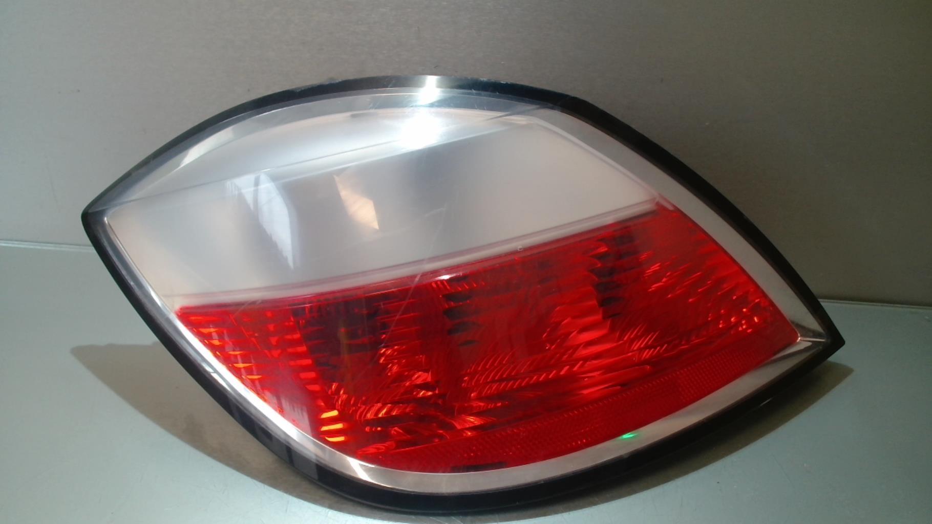 Fanale posteriore principale sinistro (luci) OPEL ASTRA H PHASE 1 Diésel - 1