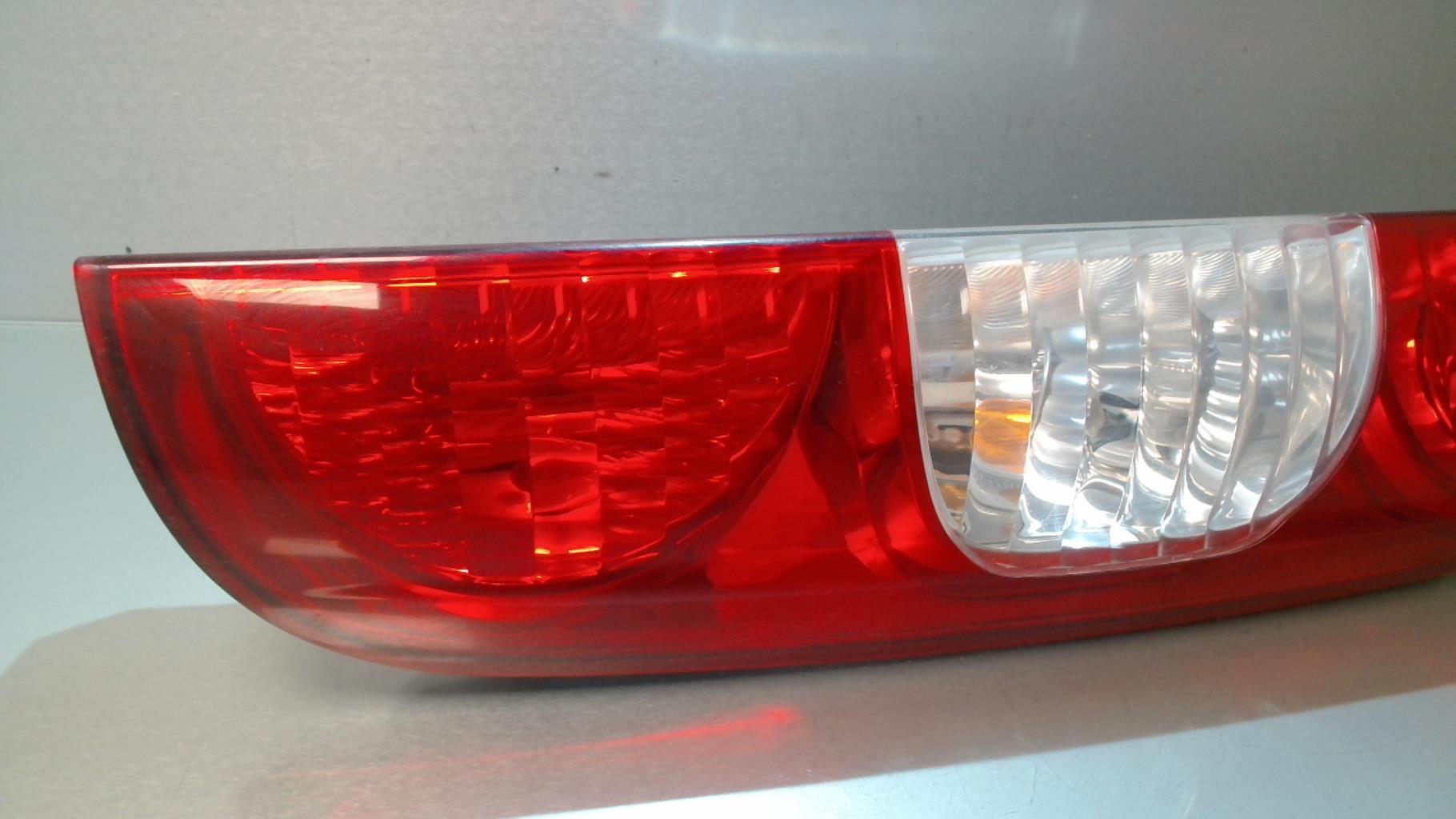 Fanale posteriore principale sinistro (luci) FIAT DOBLO 1 PHASE 2 Diésel - 1