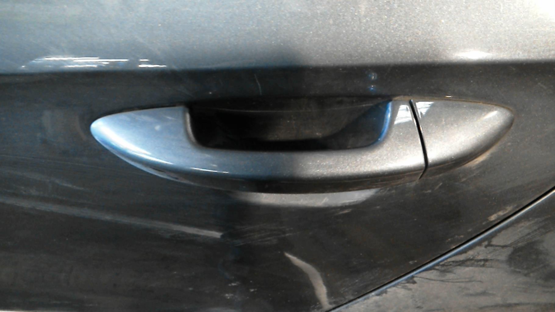 Maniglia portiera posteriore sinistra VOLKSWAGEN PASSAT 5 CC COUPE Diésel - 1