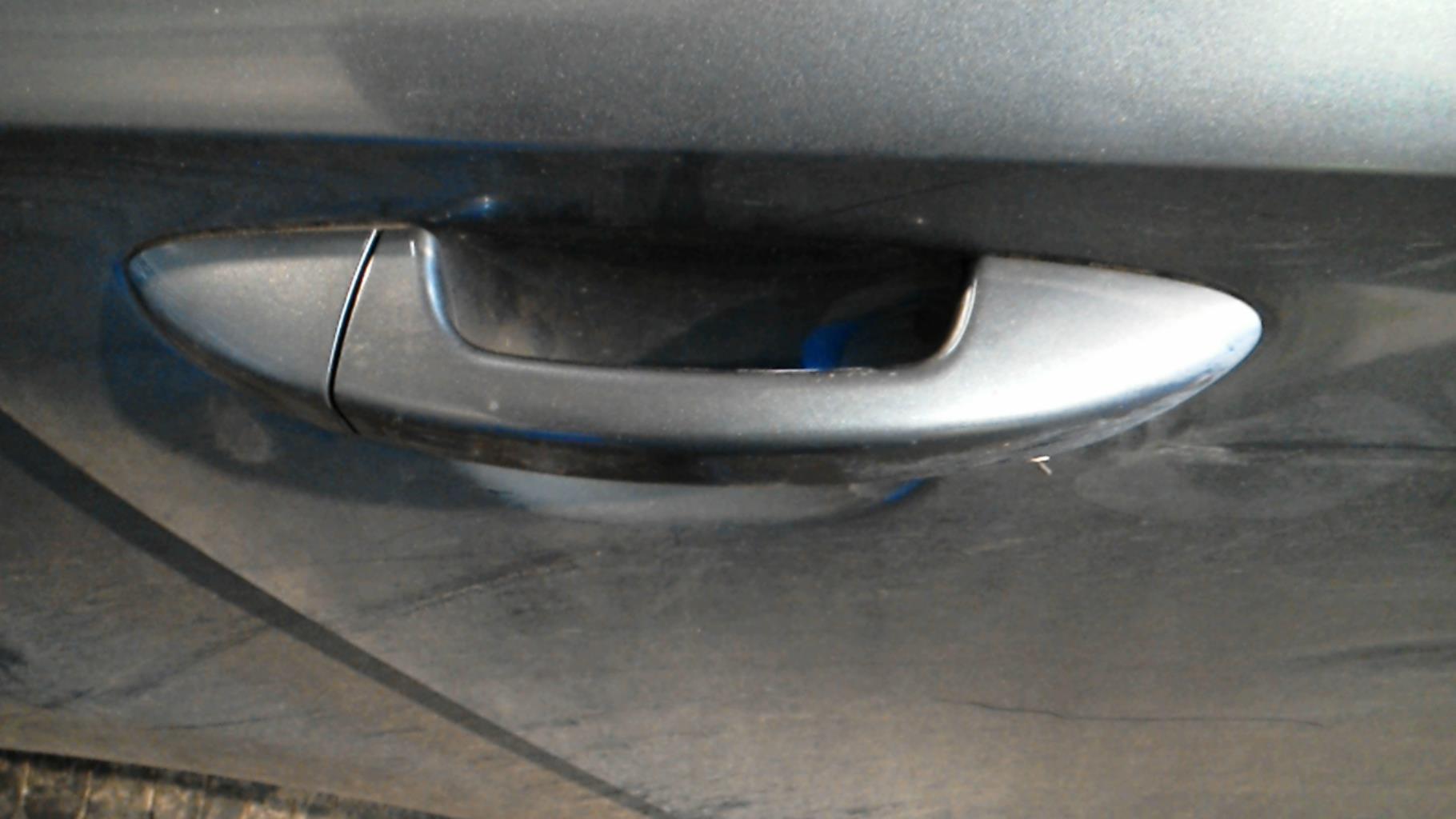 Maniglia portiera posteriore destra VOLKSWAGEN PASSAT 5 CC COUPE Diésel - 1