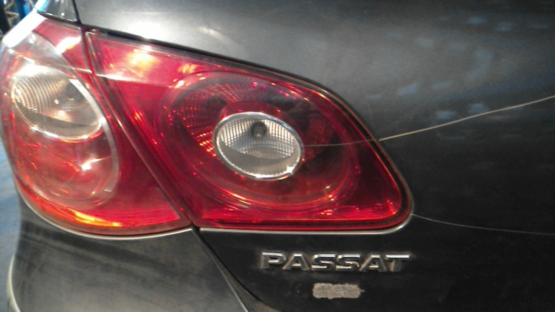 Gruppo ottico posteriore secondario sinistro (luci) VOLKSWAGEN PASSAT 5 CC COUPE Diésel - 1