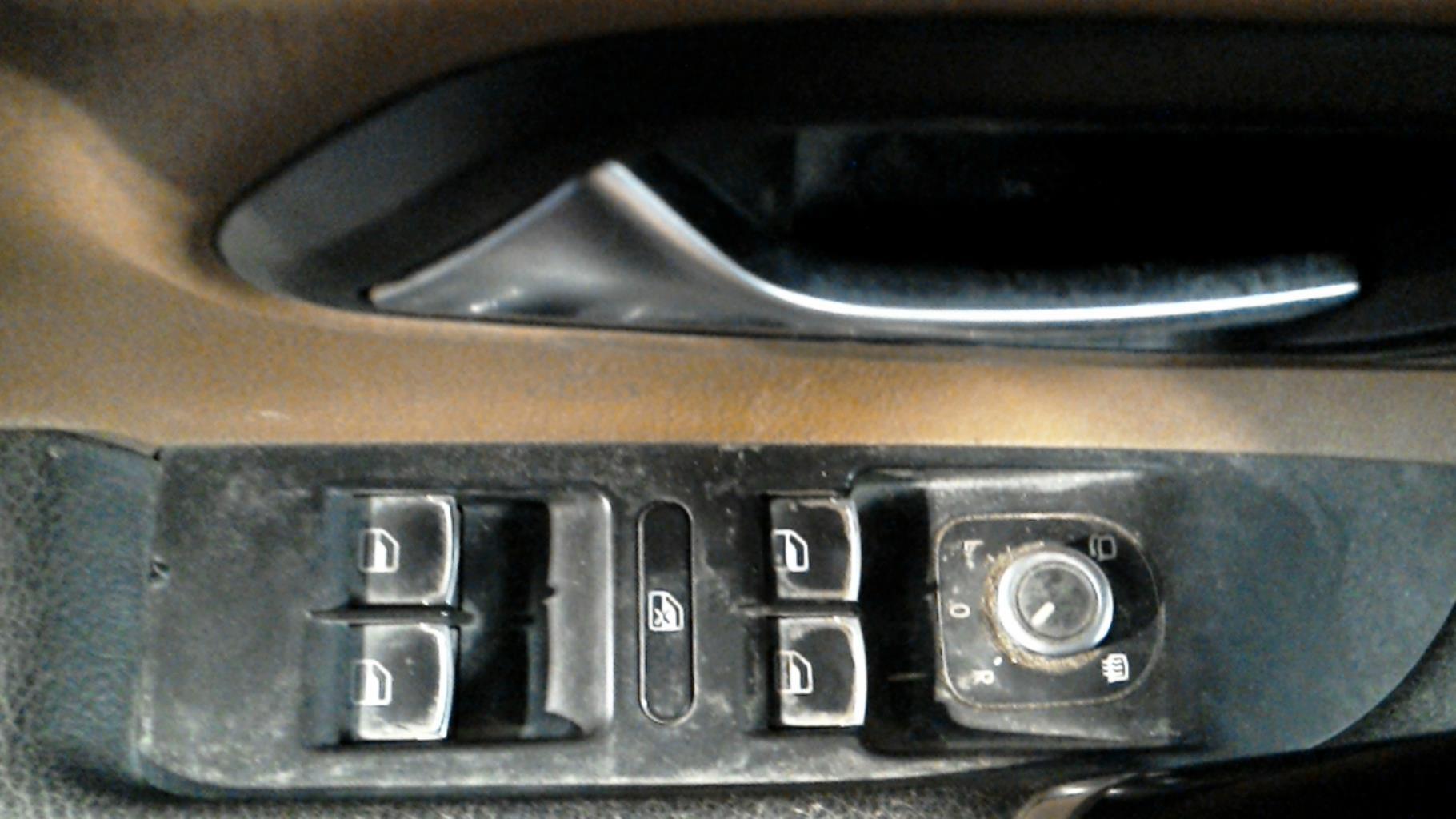 Interruttore lavacristalli anteriore sinistro VOLKSWAGEN PASSAT 5 CC COUPE Diésel - 1