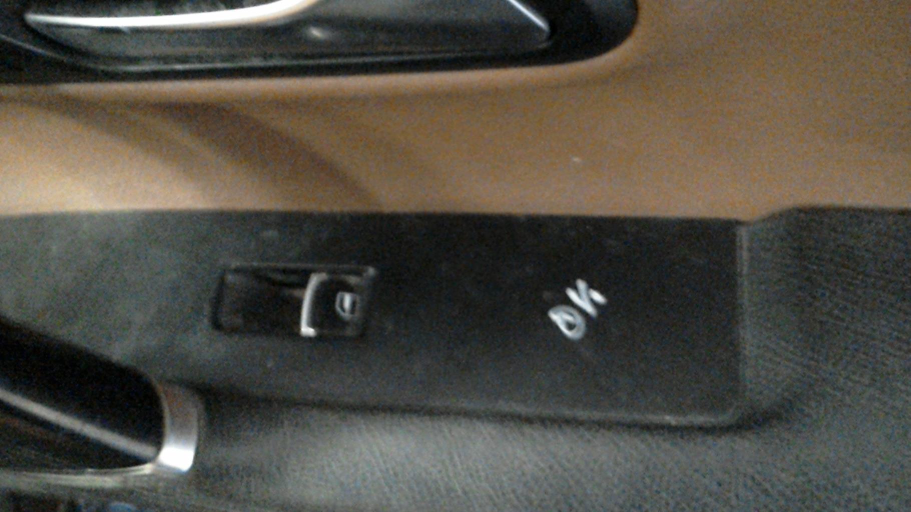 Interruttore lavacristalli anteriore destro VOLKSWAGEN PASSAT 5 CC COUPE Diésel - 1