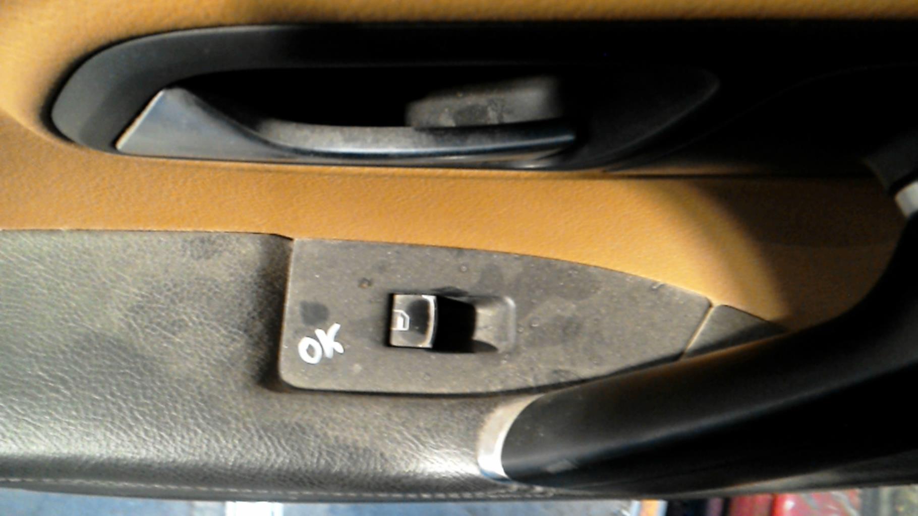 Interruttore lavacristalli posteriore sinistro VOLKSWAGEN PASSAT 5 CC COUPE Diésel - 1