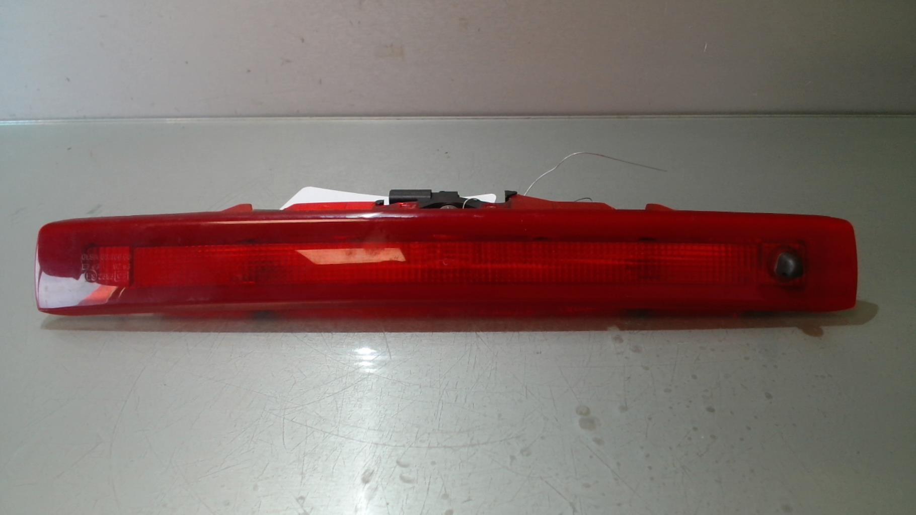Luce stop centrale RENAULT CLIO 3 PHASE 1 Diésel - 1