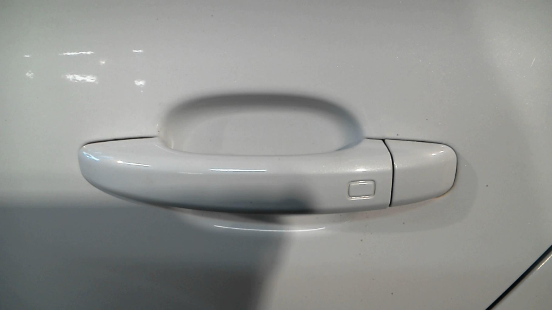Maniglia portiera posteriore sinistra AUDI A1 1 SPORTBACK PHASE 1 Diésel - 1
