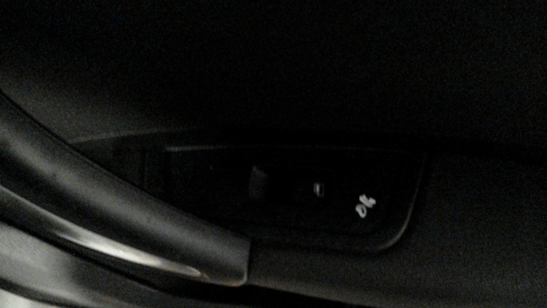 Interruttore lavacristalli posteriore destro AUDI A1 1 SPORTBACK PHASE 1 Diésel - 1