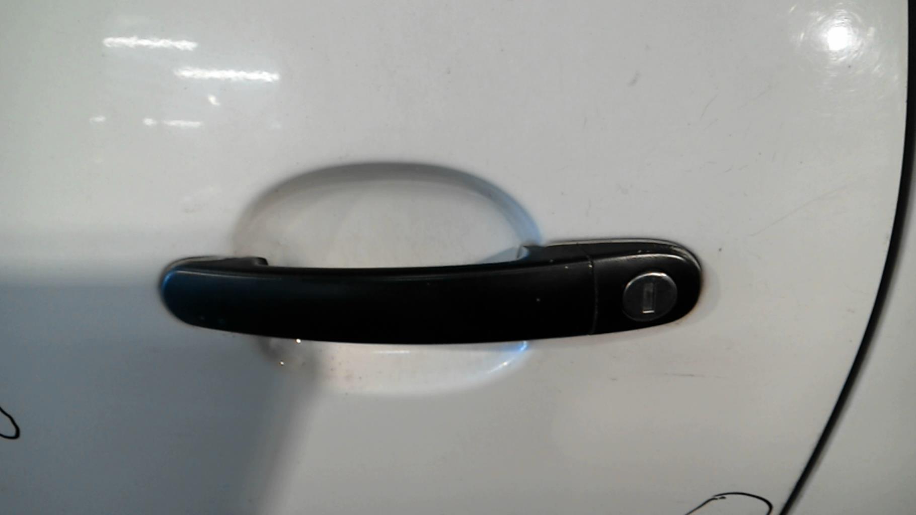 Maniglia portiera anteriore sinistra VOLKSWAGEN POLO 4 PHASE 2 Diésel - 1