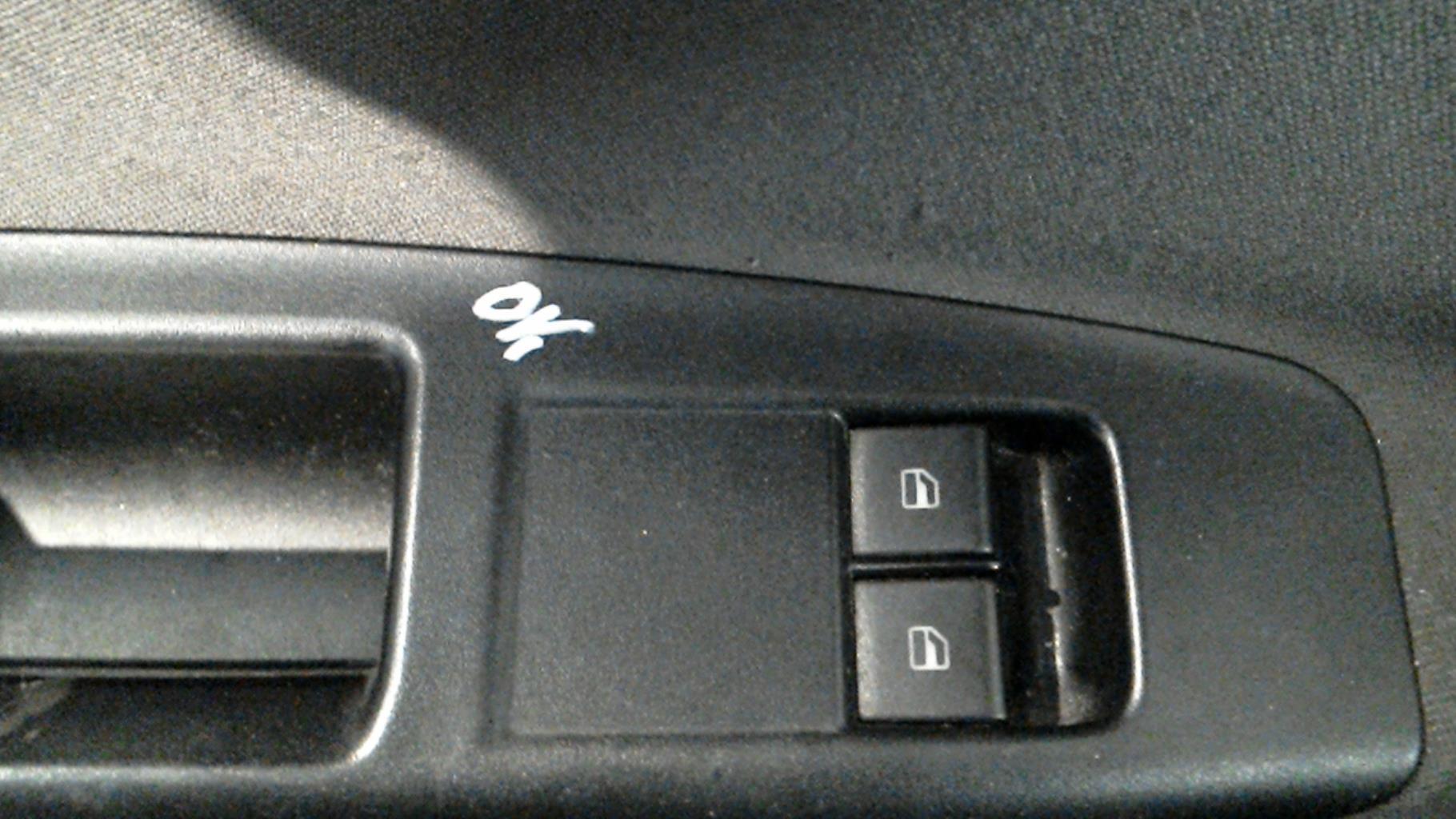 Interruttore alzacristalli VOLKSWAGEN POLO 4 PHASE 2 Diésel - 1