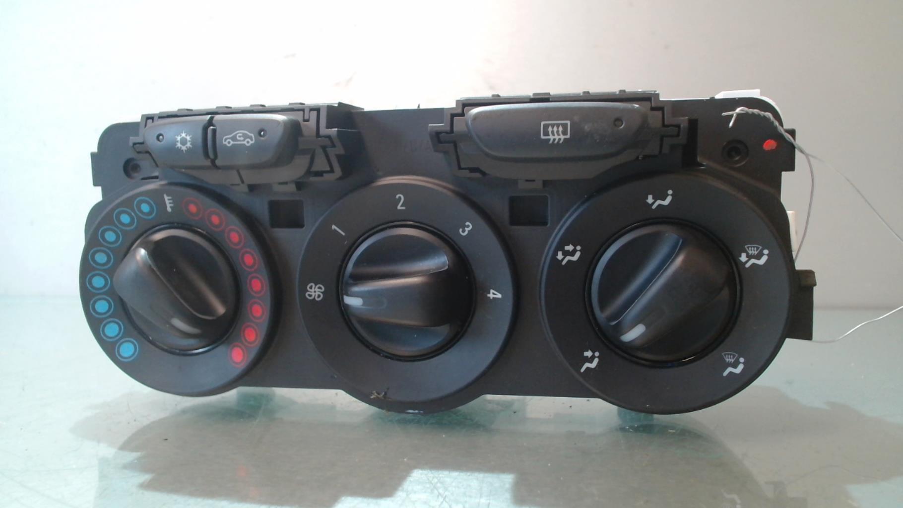 Commande chauffage OPEL CORSA E Essence - 1