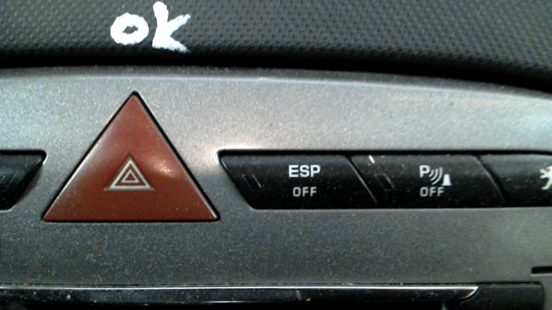 Bouton de warning PEUGEOT 308 1 PHASE 1 Diesel - 1
