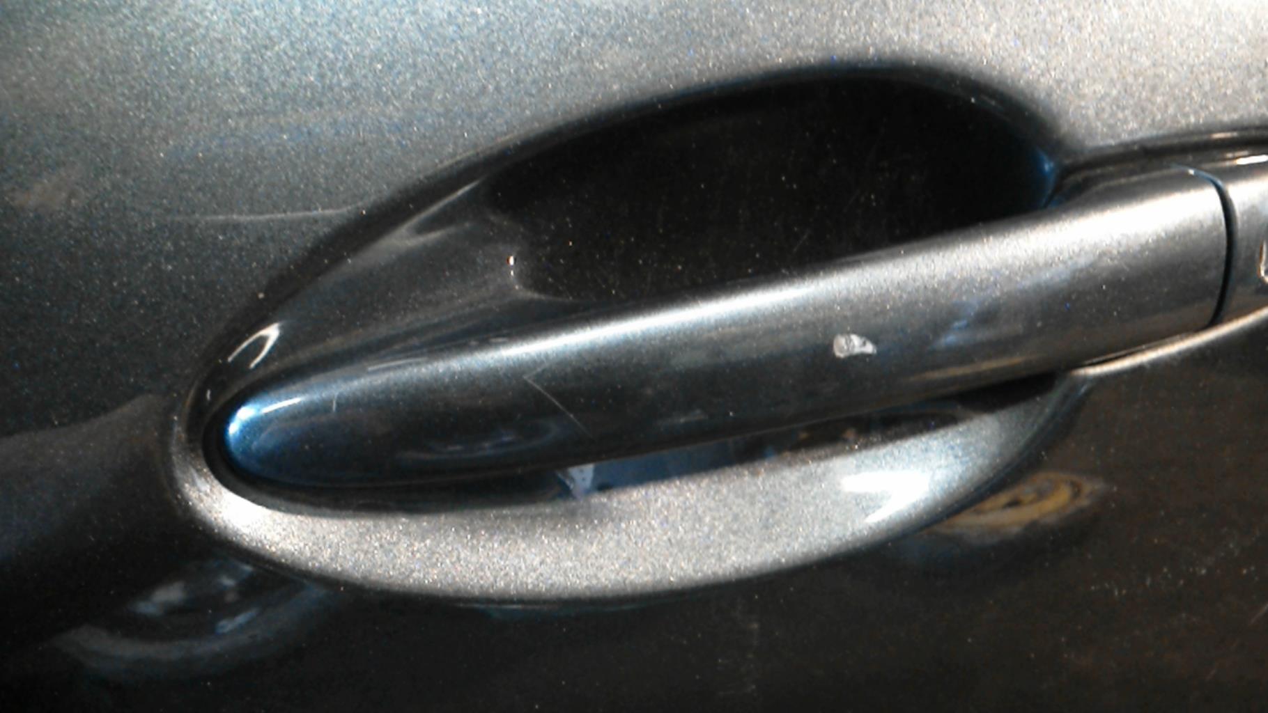 Poignee porte avant gauche MAZDA 2 2 PHASE 1 Diesel - 1