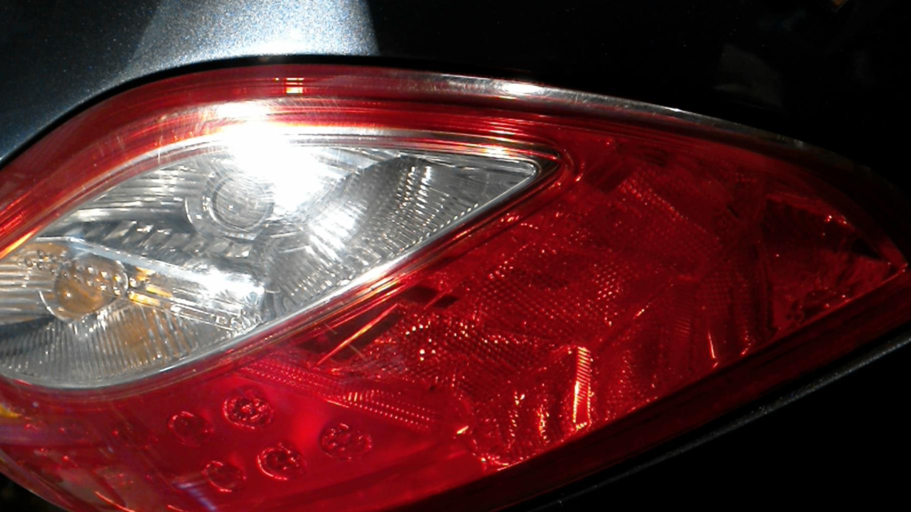Fanale posteriore principale sinistro (luci) MAZDA 2 2 PHASE 1 Diésel - 1