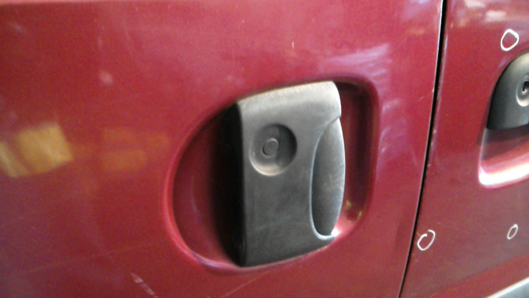 Maniglia portiera posteriore destra RENAULT KANGOO 1 PHASE 2 Diésel - 1