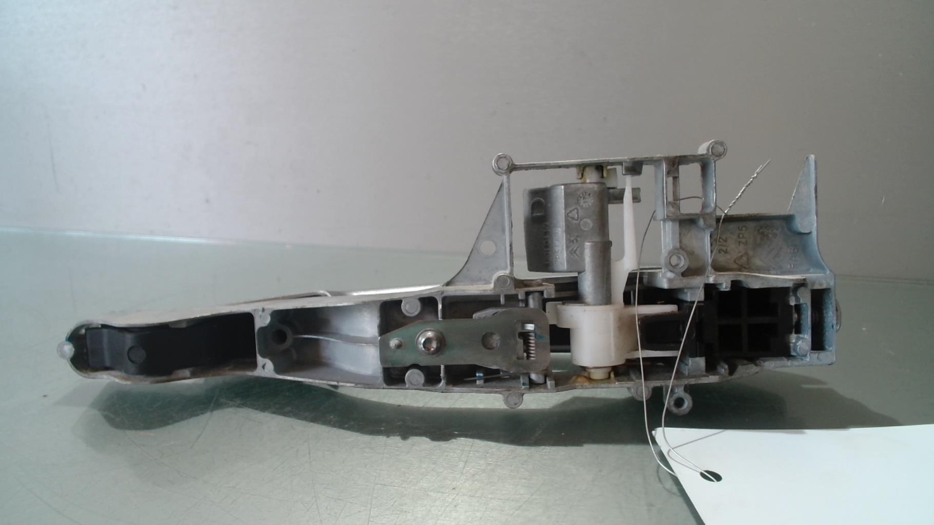 Maniglia portiera anteriore destra PEUGEOT 2008 1 PHASE 2 Diésel - 1