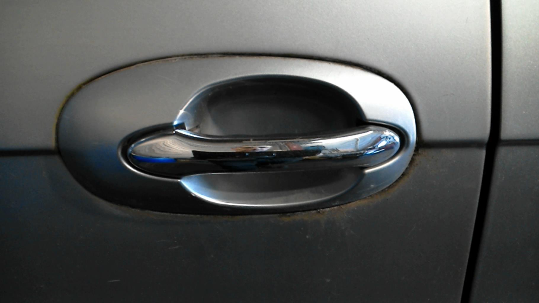 Maniglia portiera posteriore destra KIA CARNIVAL 1 Diésel - 1