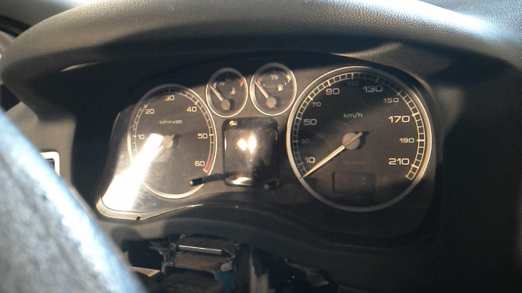 Compteur PEUGEOT 307 PHASE 1 BREAK Diesel - 1