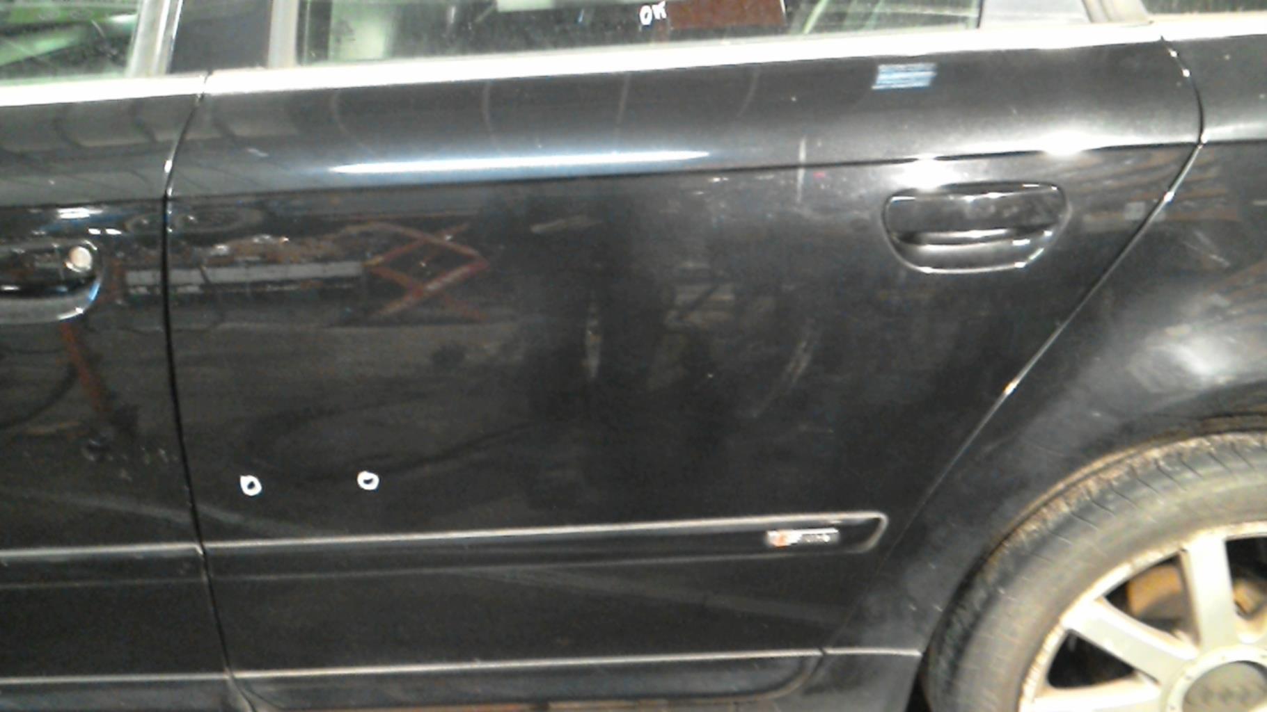 Puerta trasera izquierda AUDI A4 2 AVANT PHASE 2 BREAK Diésel - 1