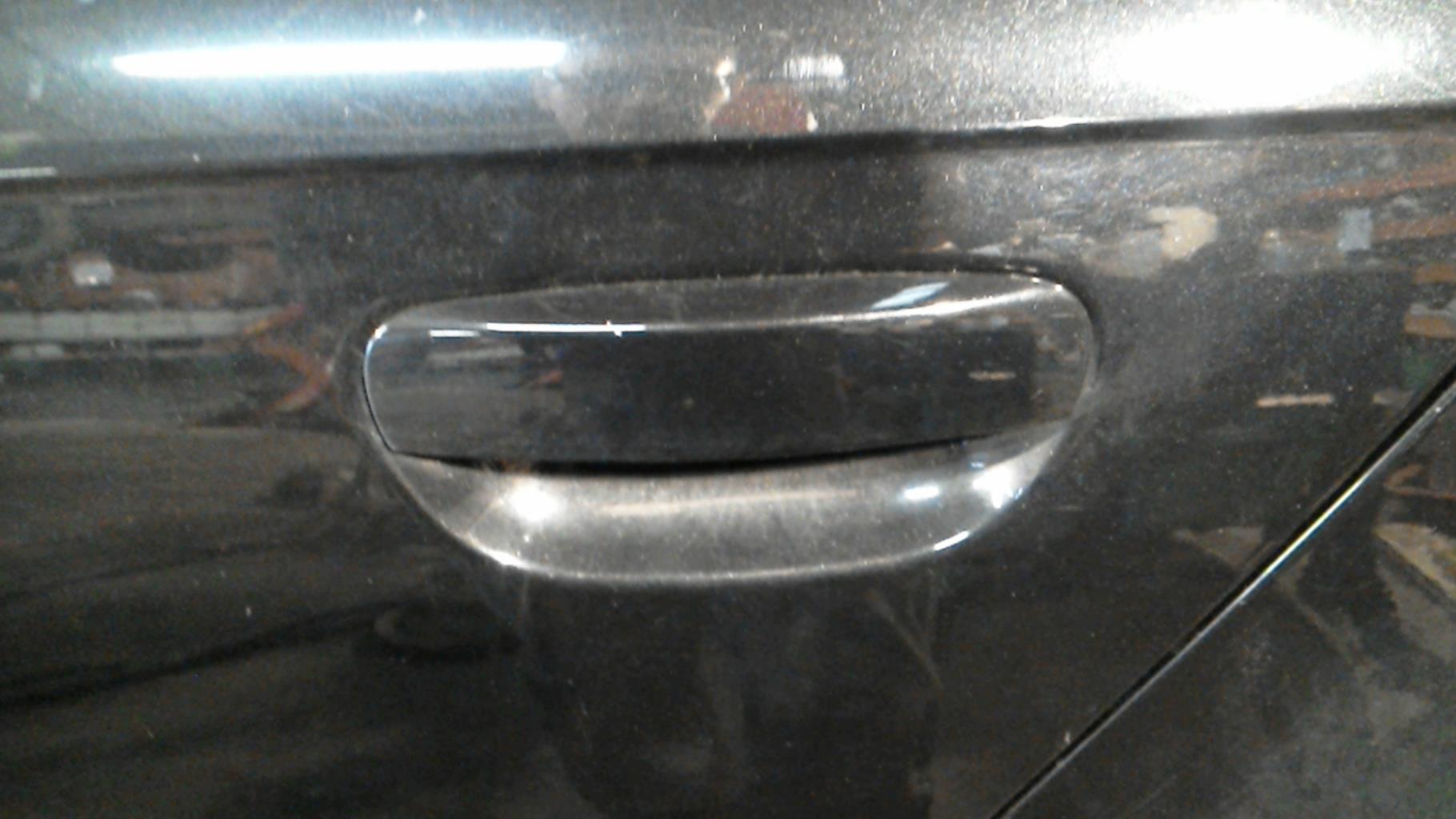 Poignee porte arriere gauche AUDI A4 2 AVANT PHASE 2 BREAK Diesel - 1