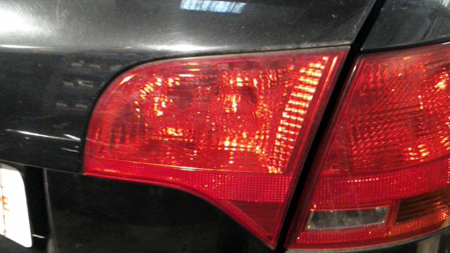 Feu arriere secondaire droit (feux) AUDI A4 2 AVANT PHASE 2 BREAK Diesel - 1