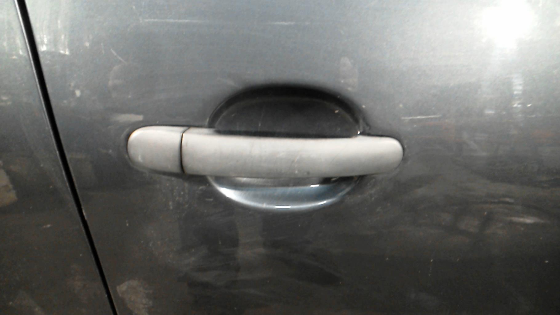 Maniglia portiera anteriore destra VOLKSWAGEN POLO 4 PHASE 2 Diésel - 1