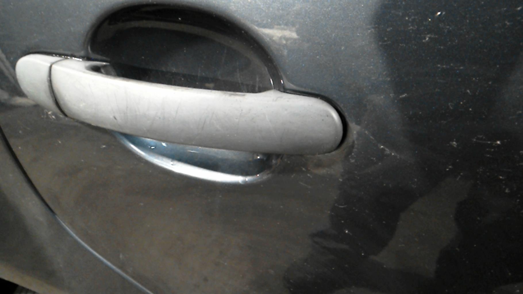 Maniglia portiera posteriore destra VOLKSWAGEN POLO 4 PHASE 2 Diésel - 1