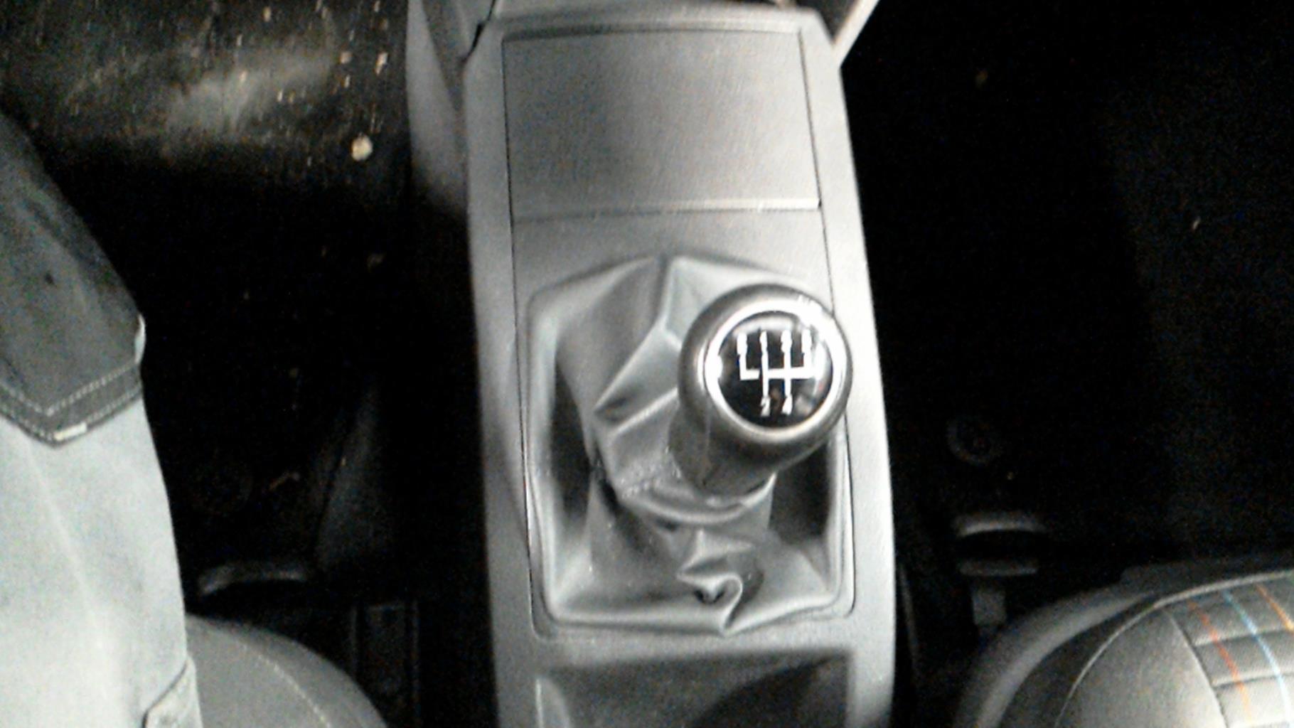 Pomello del cambio VOLKSWAGEN POLO 4 PHASE 2 Diésel - 1