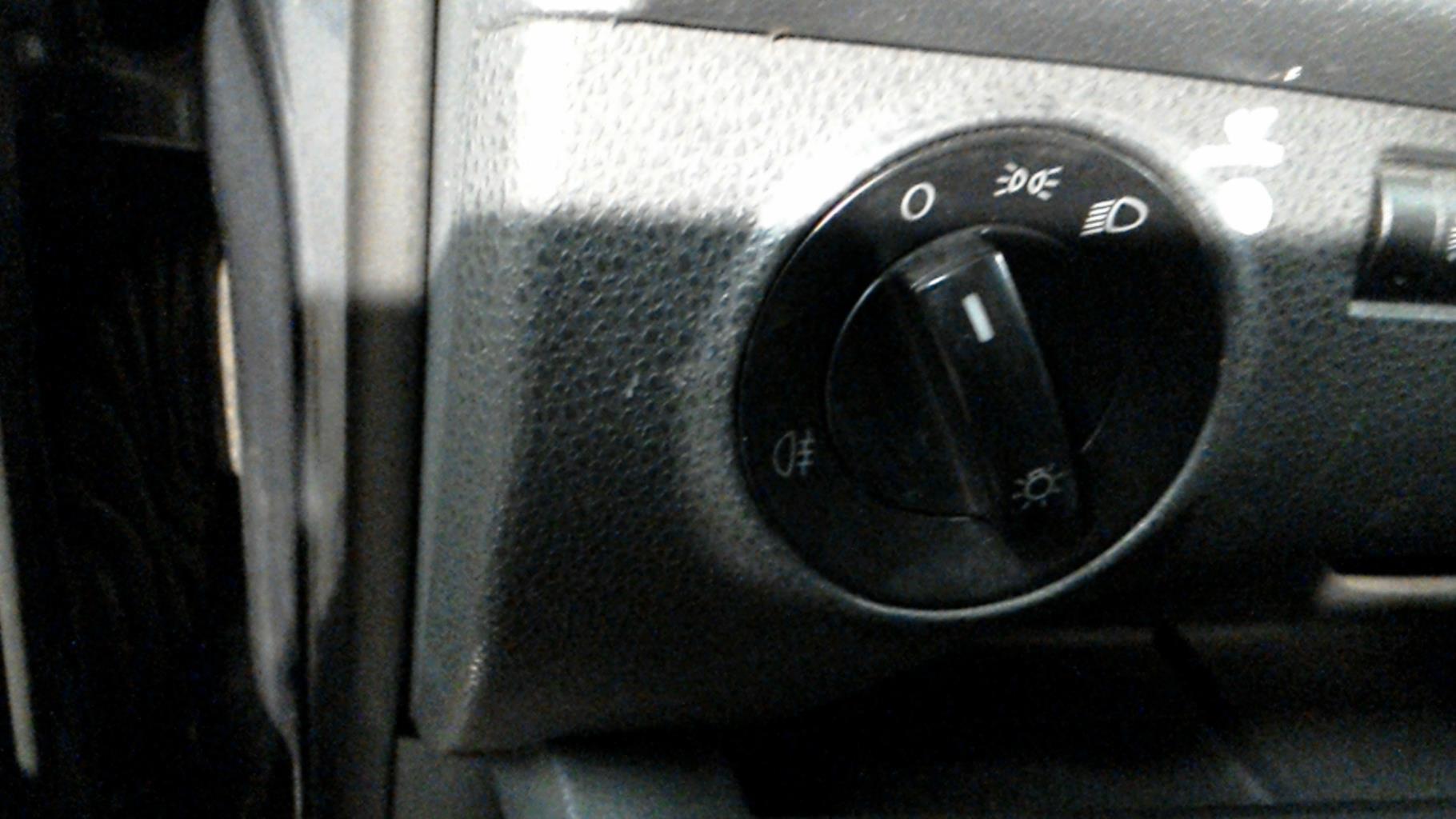Commande de phare VOLKSWAGEN POLO 4 PHASE 2 Diesel - 1