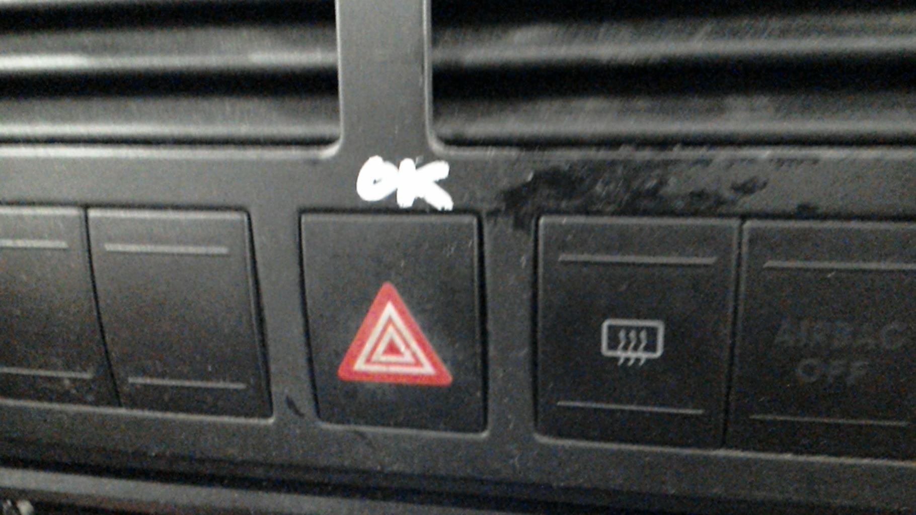 Interruttore luci emergenza VOLKSWAGEN POLO 4 PHASE 2 Diésel - 1