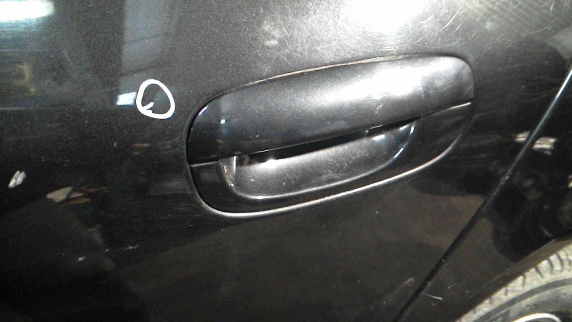 Maniglia portiera posteriore sinistra PEUGEOT 607 PHASE 1 Diésel - 1