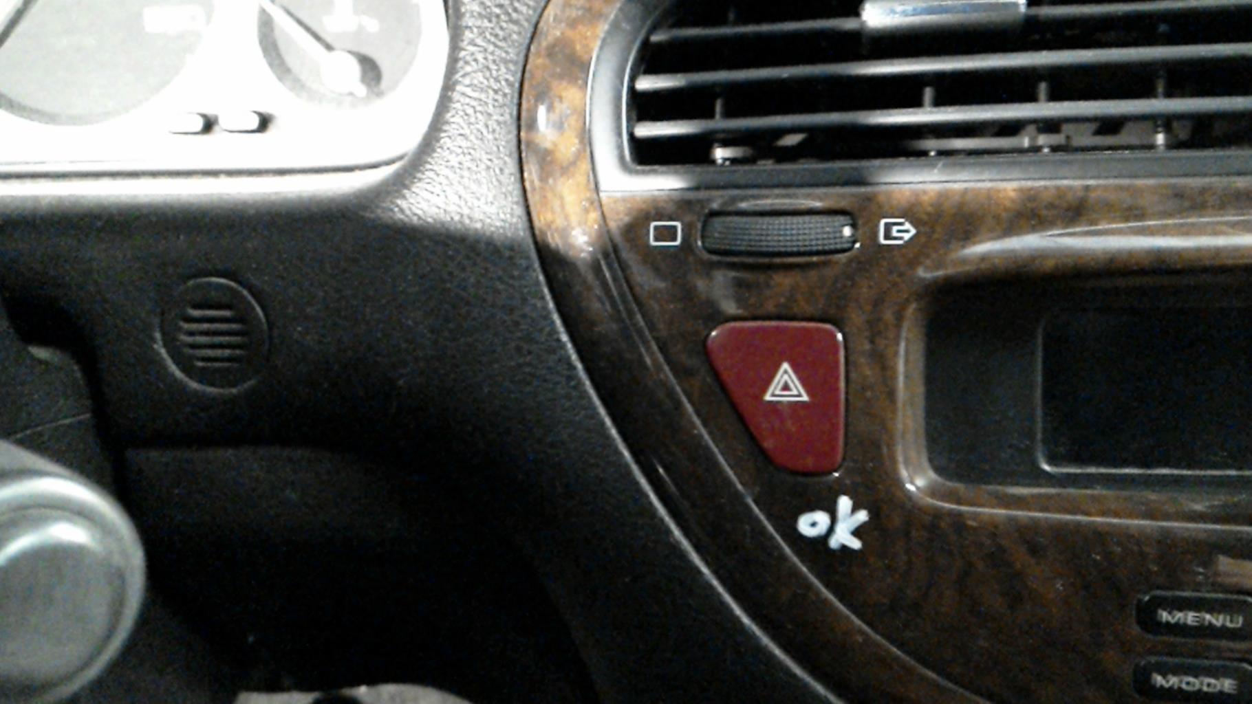 Interruttore luci emergenza PEUGEOT 607 PHASE 1 Diésel - 1