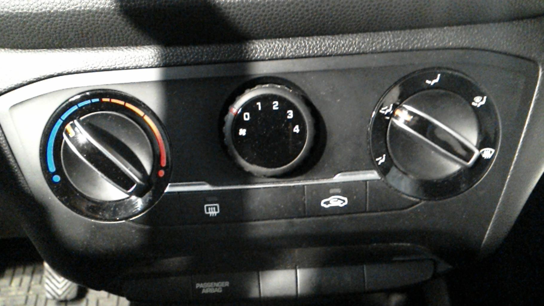 Commande chauffage HYUNDAI I 20 2 PHASE 1 Essence - 1