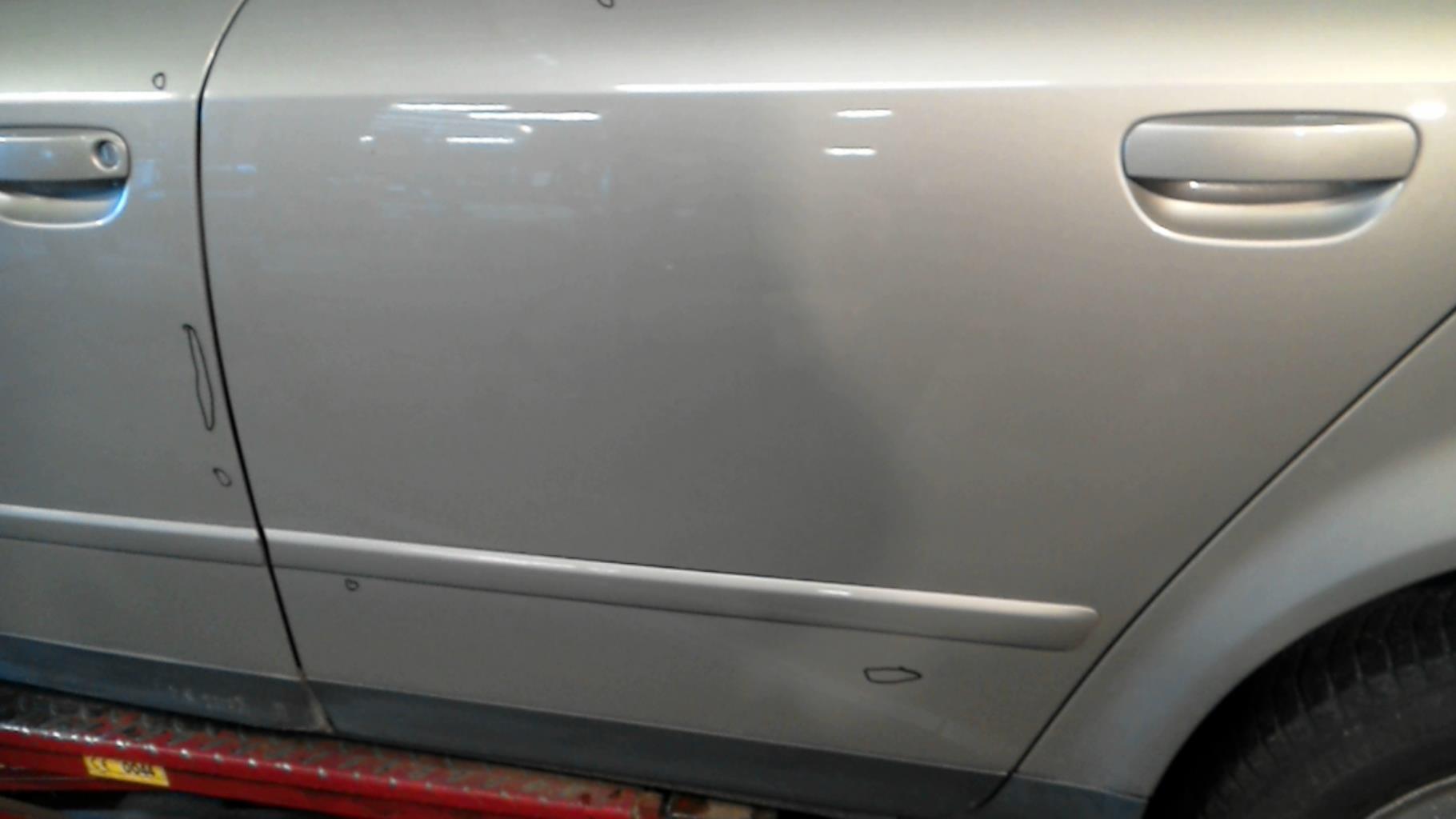 Puerta trasera izquierda AUDI A4 2 PHASE 1 Diésel - 1