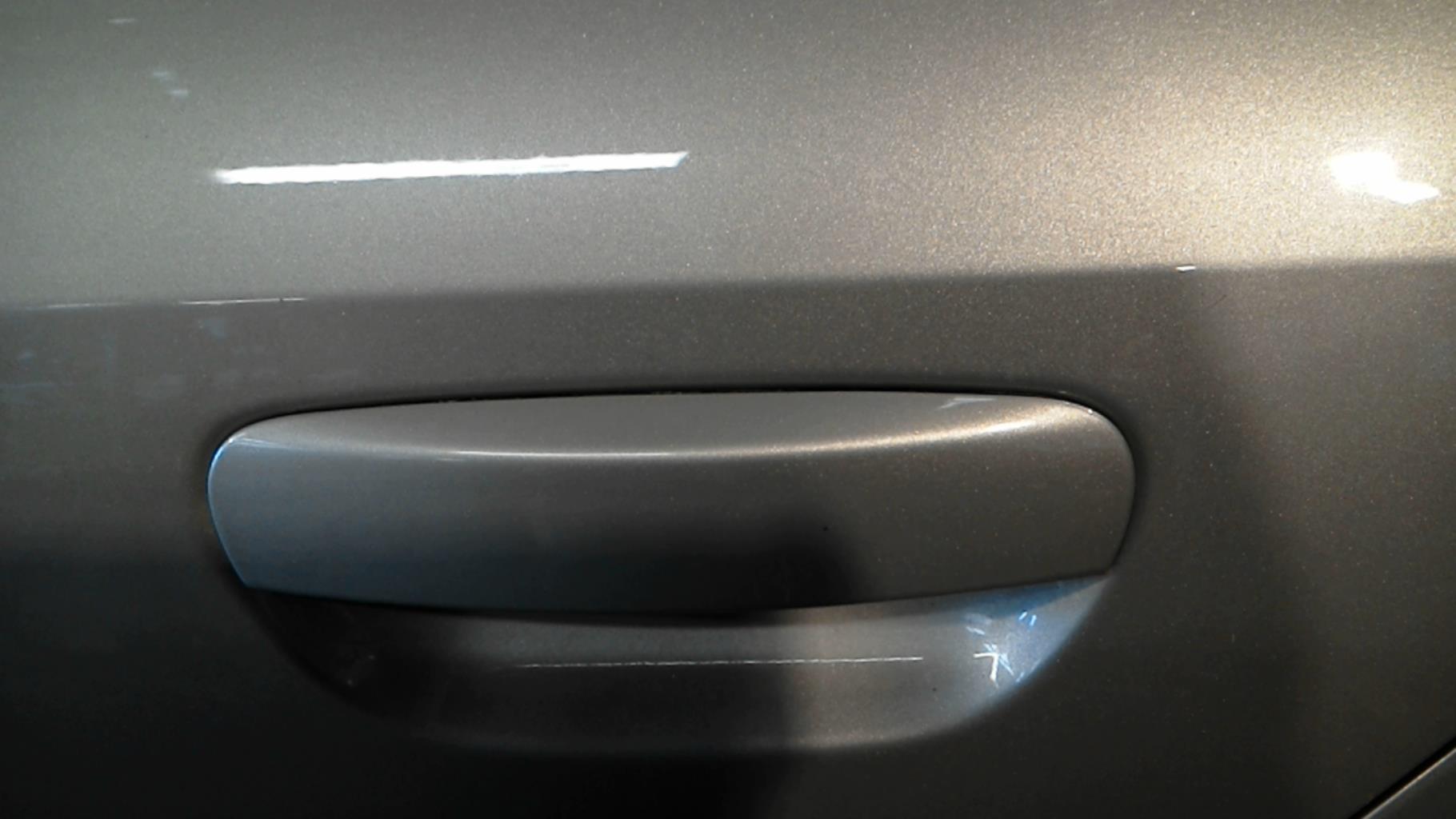 Poignee porte arriere gauche AUDI A4 2 PHASE 1 Diesel - 1